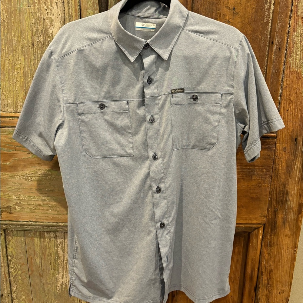 Columbia Men’s Shirt Medium